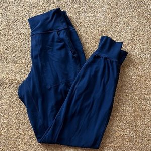 Lululemon Align Jogger - black - size 4